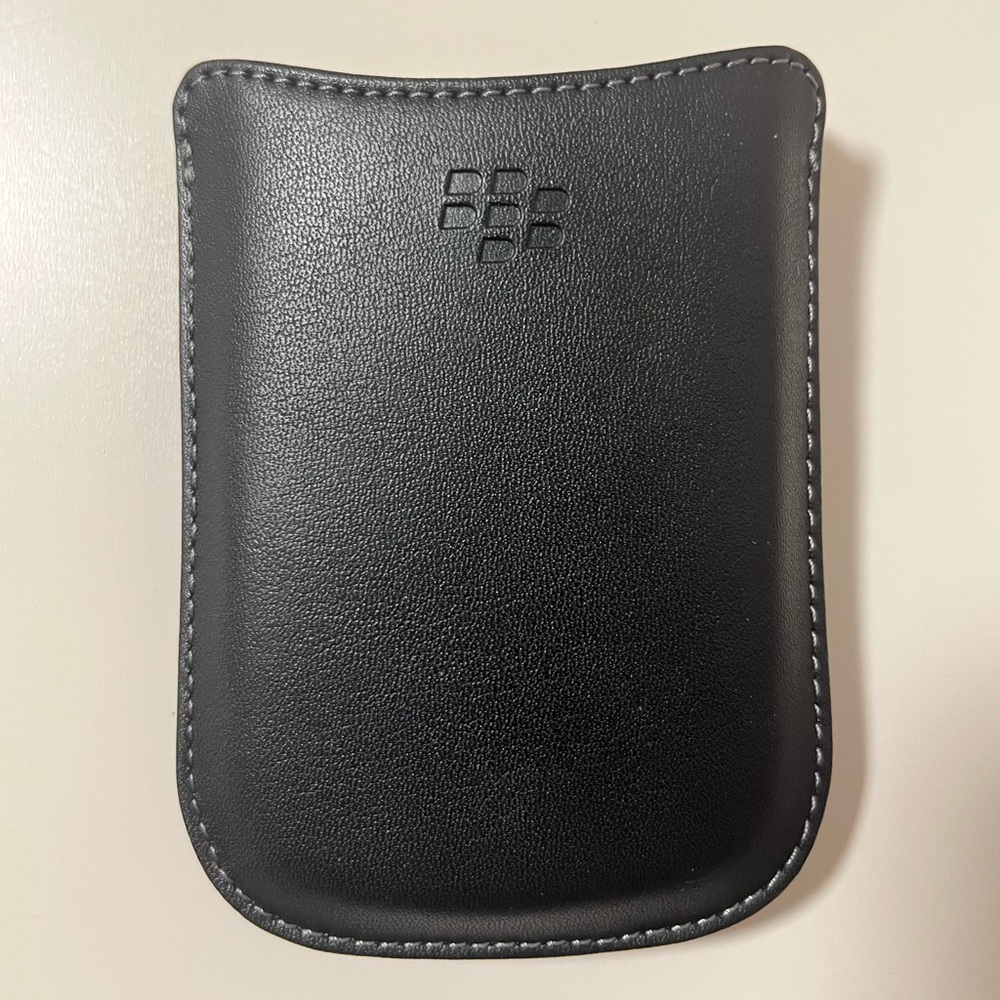BlackBerry 8900 Black Leather Sleeve Pocket Pouch NWOT